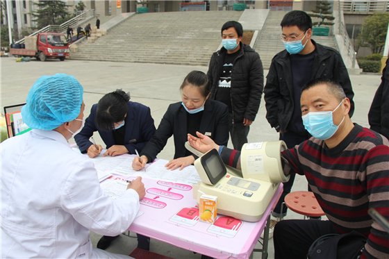 人民警察一心為民，捋袖捐血鐵血柔情——安康市公安局積極開展冬季獻血活動