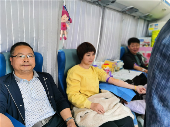 獻(xiàn)血傳真情，為黨旗添光彩 ——三元村春季無(wú)償獻(xiàn)血活動(dòng)側(cè)記