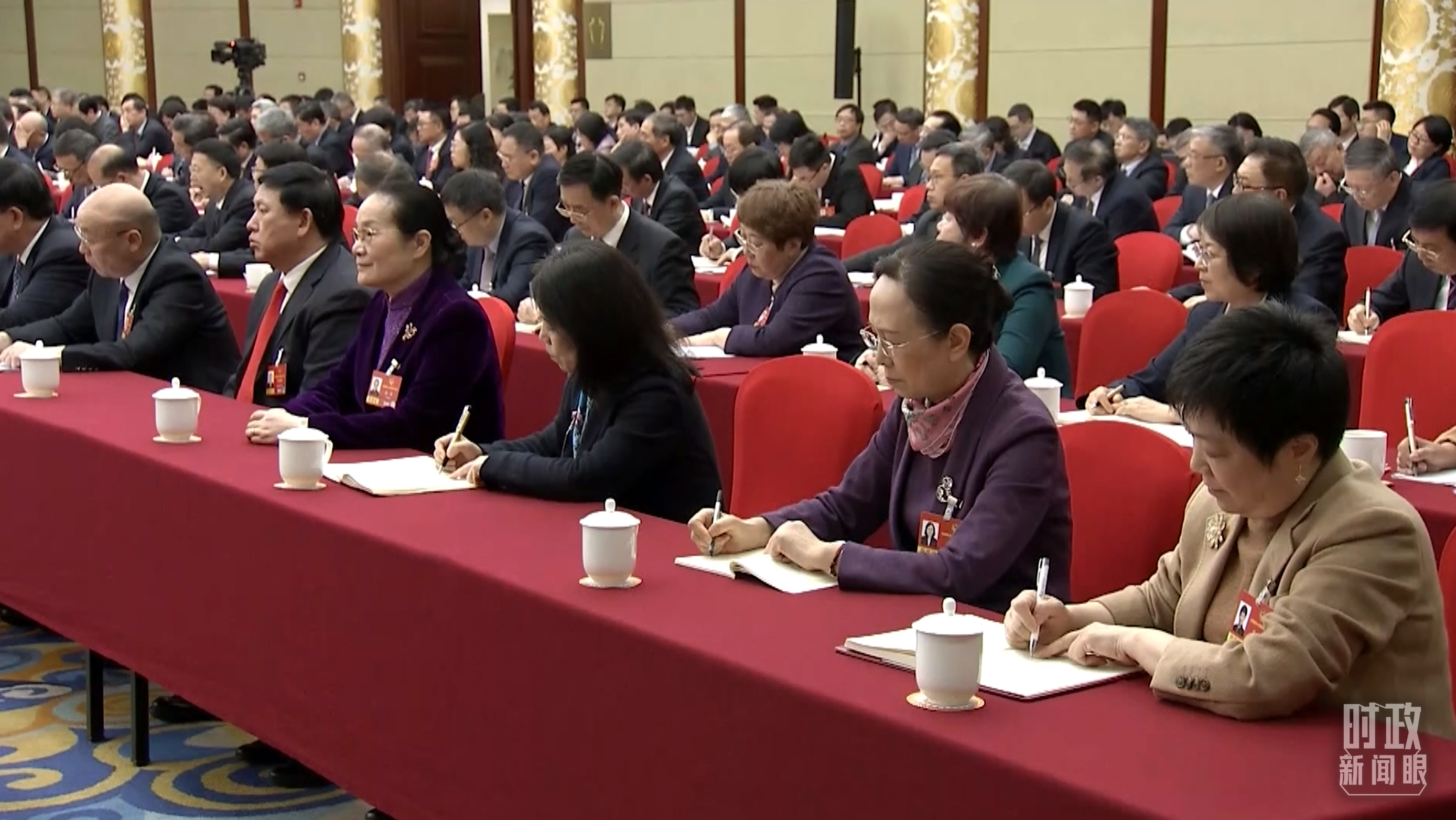 △當(dāng)天的政協(xié)聯(lián)組會(huì)現(xiàn)場(chǎng)。